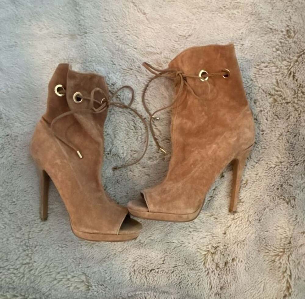 Steve Madden Cavalier Open Toe Bootie Size 9M Camel Suede